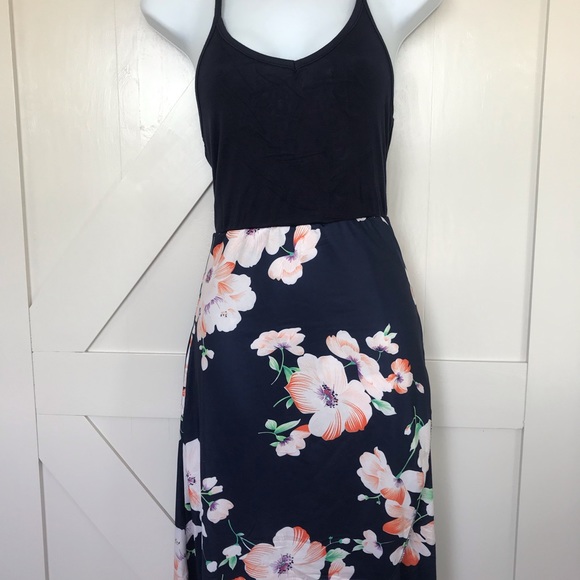 Floral Print Asymmetrical Maxi Dress w Pockets - Picture 2 of 5